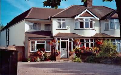 Strayleaves Bed and Breakfast at Cheltenham
