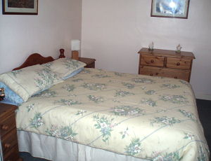Double bedroom at Hill Grove Farm Cottage Crawley Dry Lane Minster Lovell Witney Oxfordshire